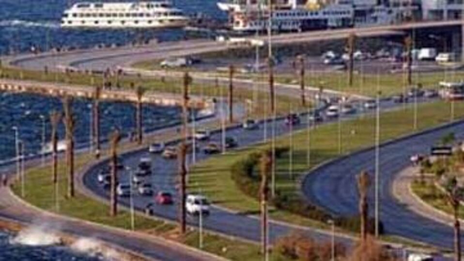 İzmir neden sallanıyor?