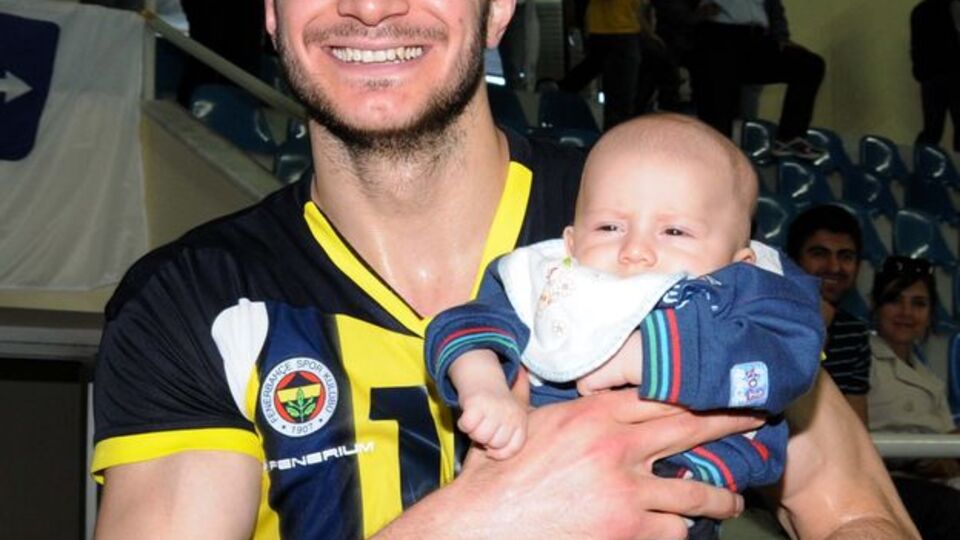 Fener'de Emre şoku!