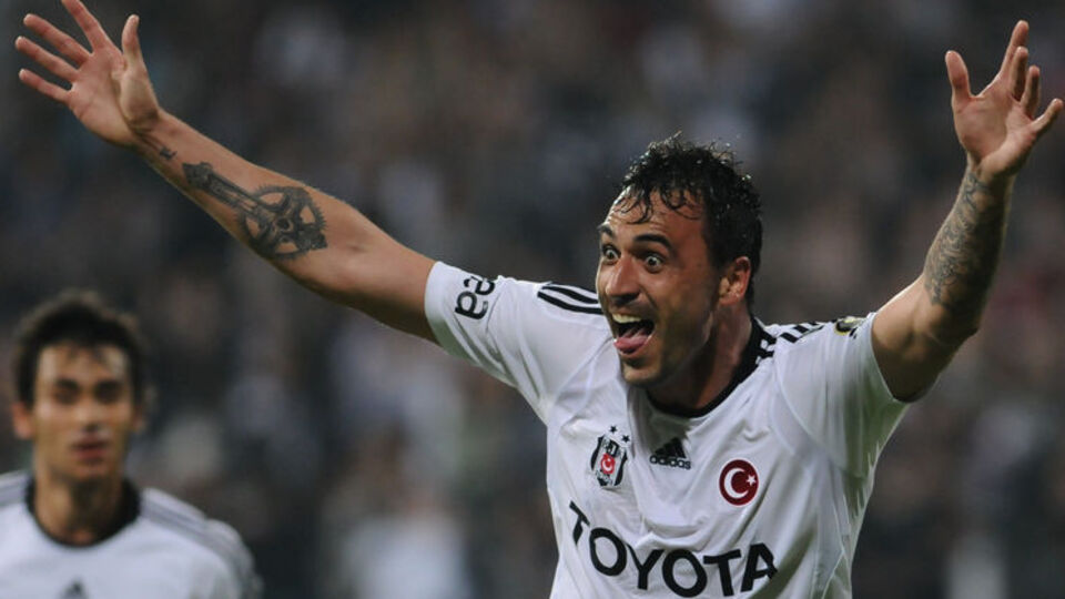 Kartal yine kafayı kullandı!