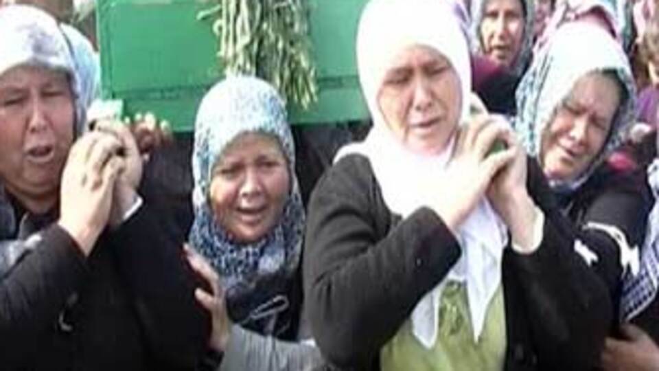 Tabutunu kadınlar omuzladı GALERİ