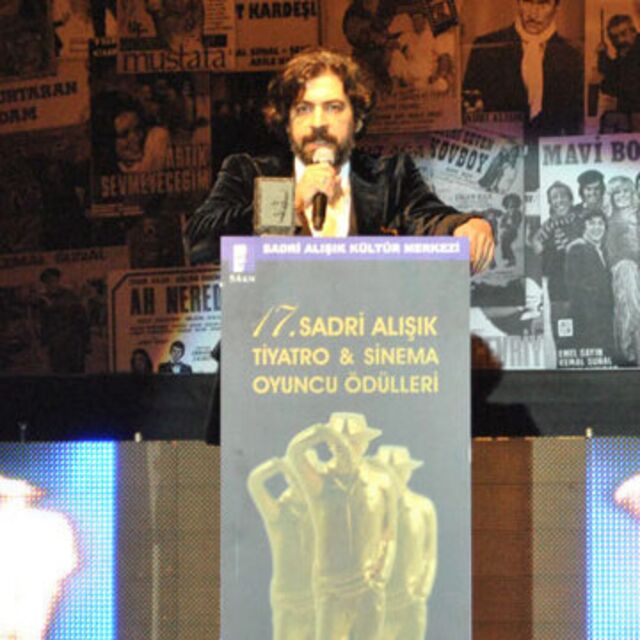 ''17. Sadri Alışık Sinema ve Tiyatro Oyuncu Ödülleri'' sahiplerini buldu