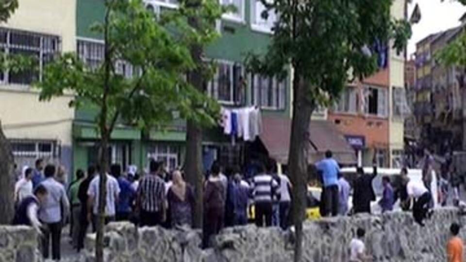 Beyoğlu'nda onlarca kişi birbirine girdi!