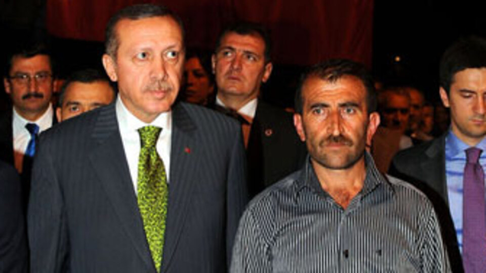 Başbakan şehit evinde!