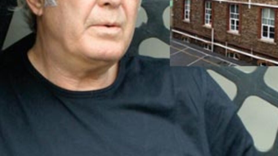 "Taş Mektep ticarethane değil"