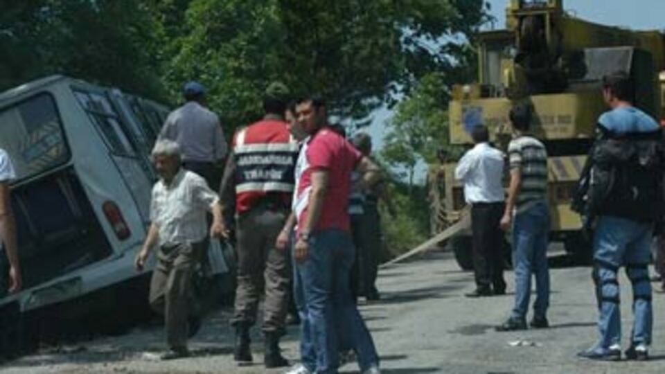 Çanakkale'de kaza: 13 yaralı