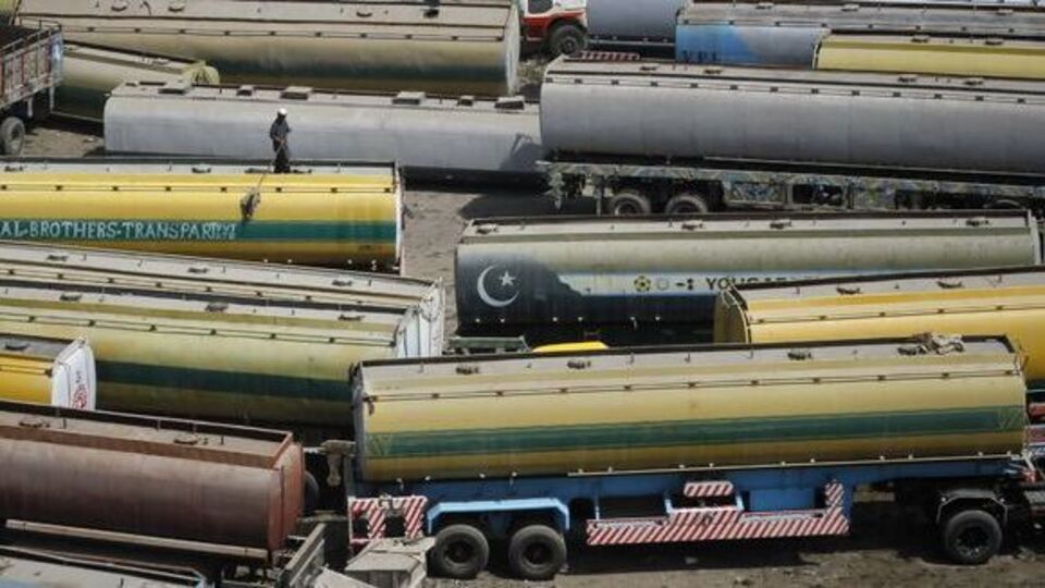 Pakistan NATO ikmal yolunu yeniden açıyor