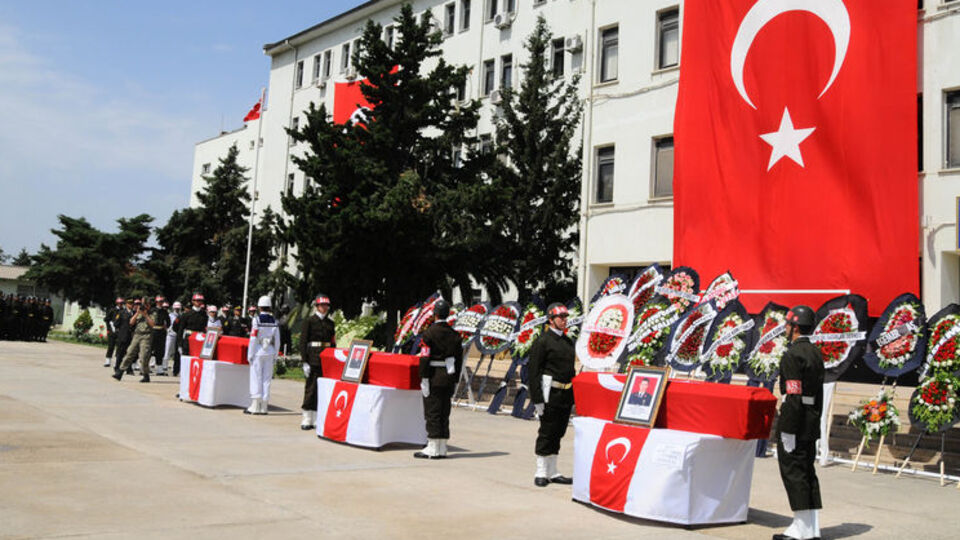 Şehitlerimizi uğurluyoruz