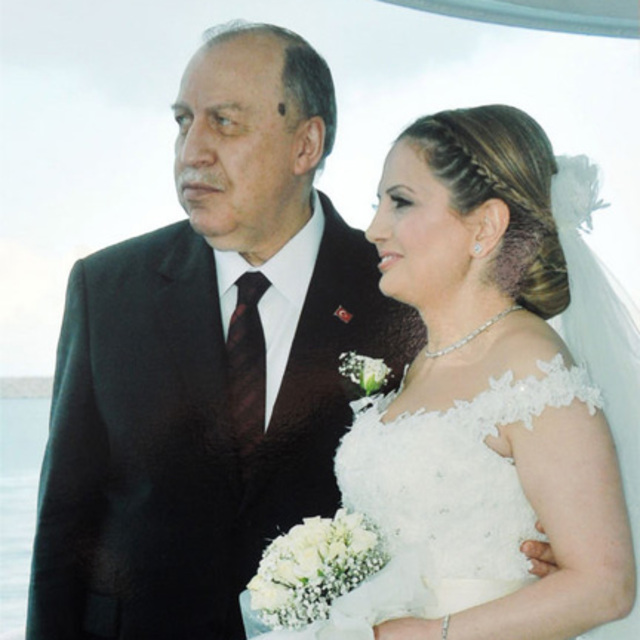 Eski bakan, Antalya'da evlendi