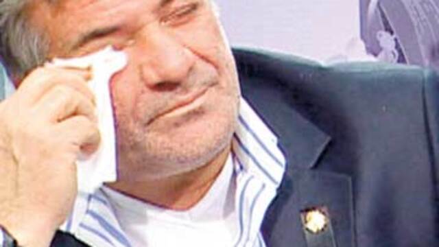 Gözyaşlarını tutamadı!