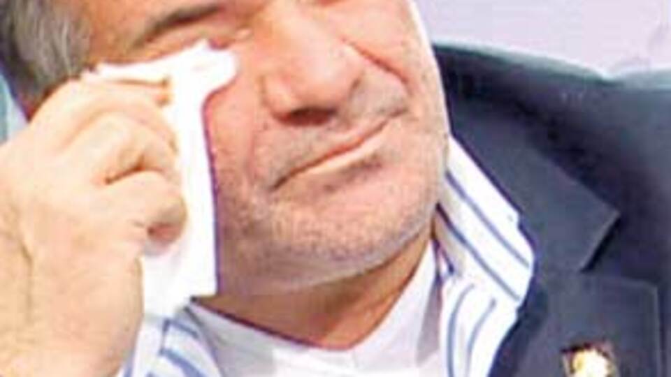 Gözyaşlarını tutamadı!