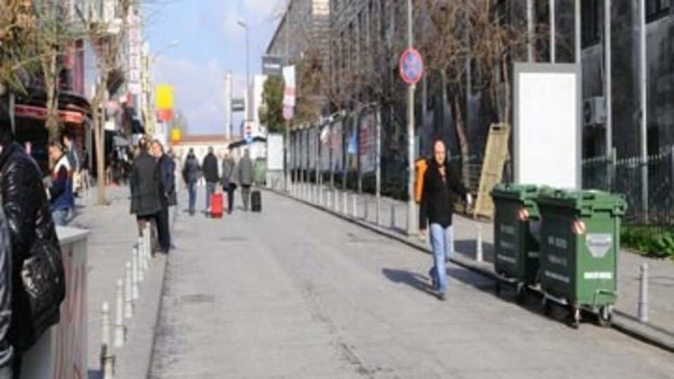 115 cadde sadece yayaların oluyor