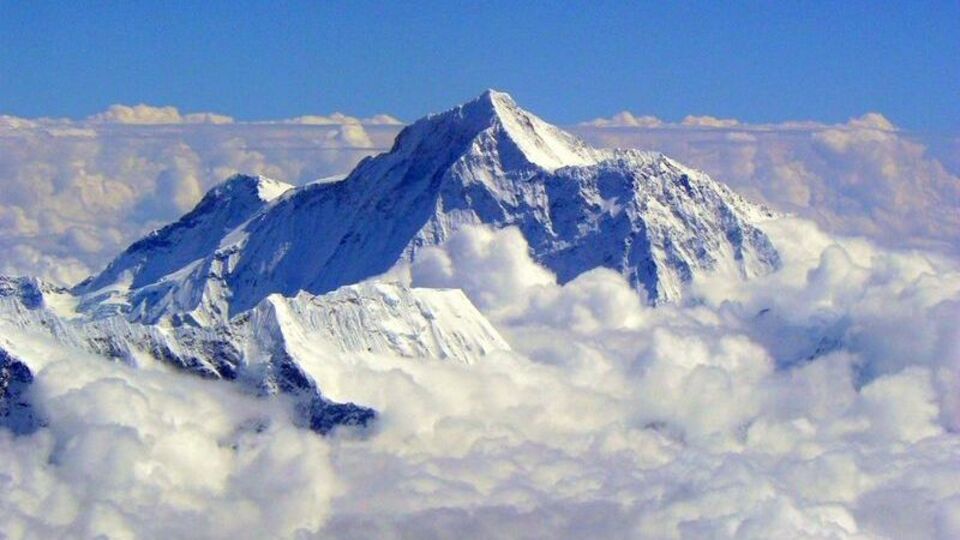 Everest'ten inerken kayboldular