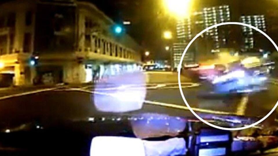 Ferrari taksiyi böyle biçti VİDEO