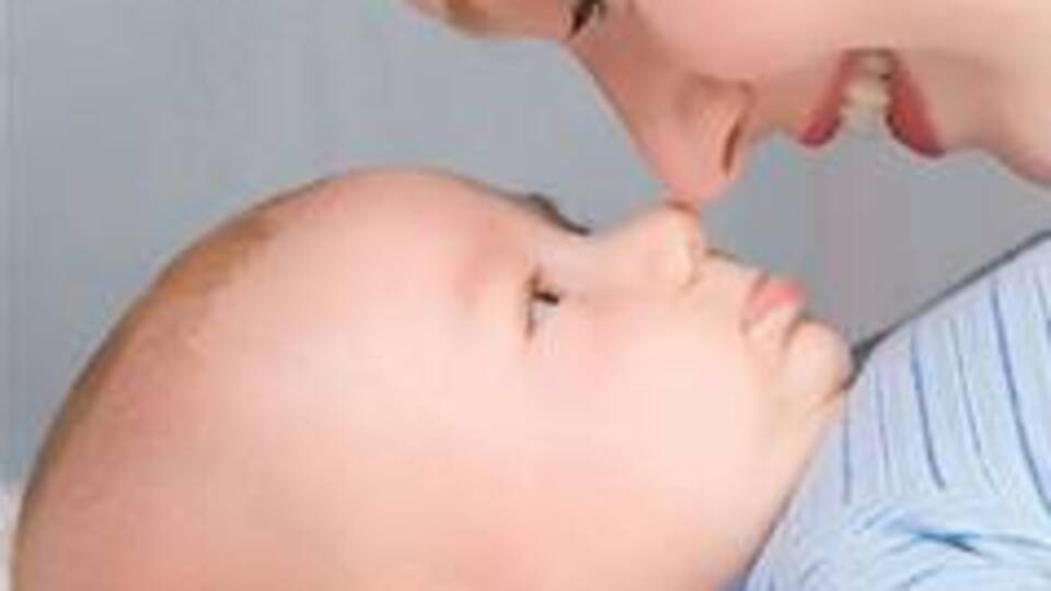 Doğuran mı büyüten mi anne?