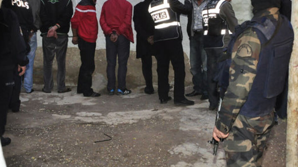Özel Harekat'lı şafak operasyonu!