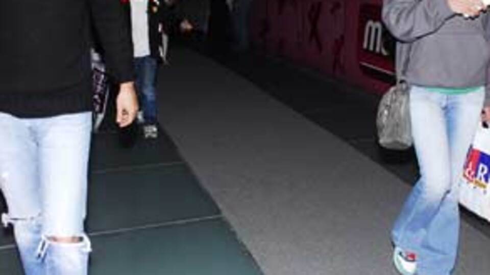 Nurgül, oğlu ve sevgilisiyle