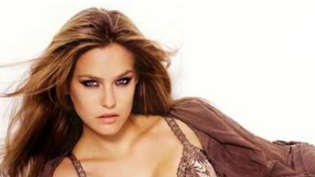 İşte 2012'nin en seksi kadını! GALERİ