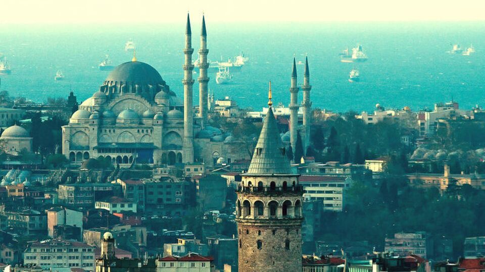 Dünya 10 gün Beyoğlu'nda dönecek