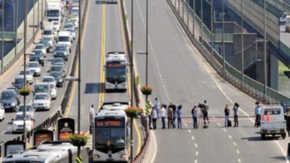 Haliç Köprüsü'nün açılması doğru mu?