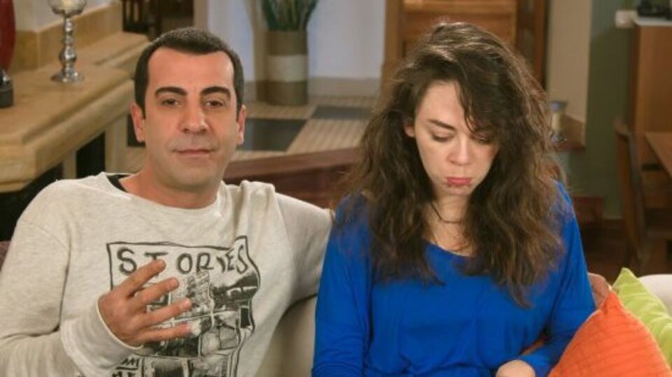 Zeynep ve Ozan palyaço kılığında
