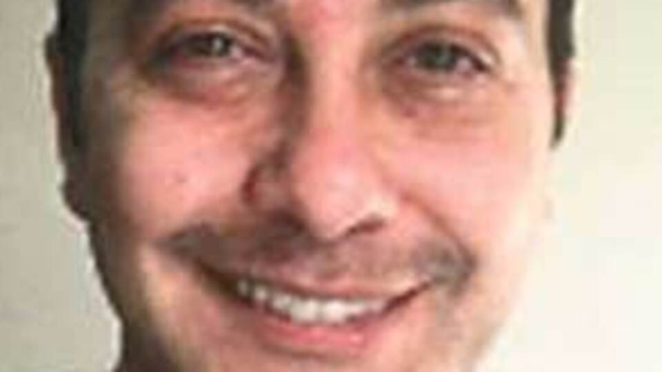 Bıyıkları gitti!