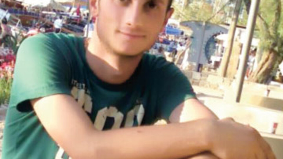 Sevgilisini öldürdü hapiste kendini astı