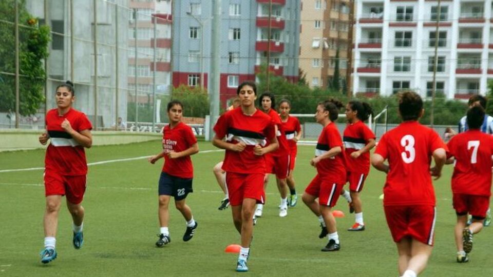 Terörden kaçıp futbolcu oldular!