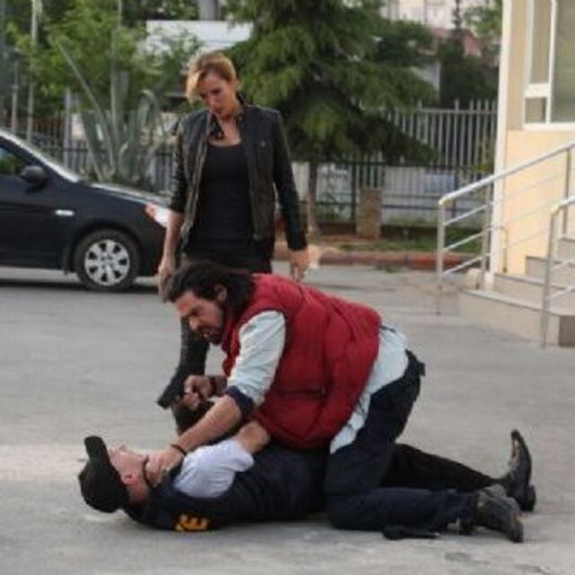 Ekipten çifte operasyon