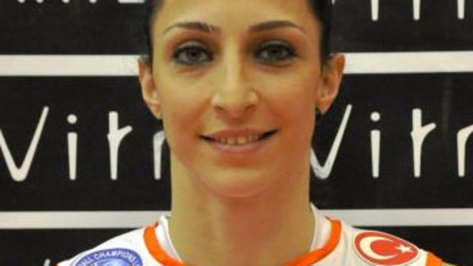 Özge Kırdar Eczacıbaşı'nda!