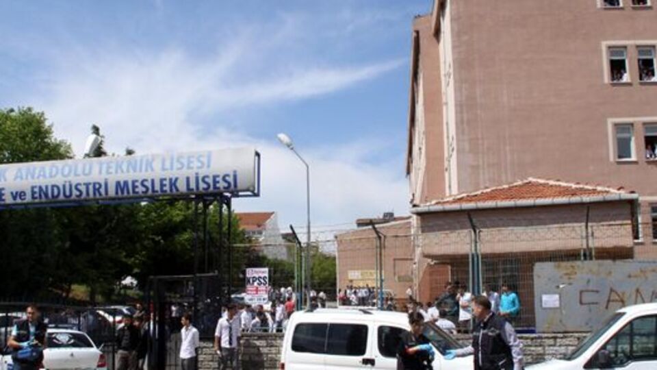 Güvenlikçiye okul önünde kurşun