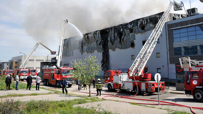 Kozmetik imalathanesinde yangın