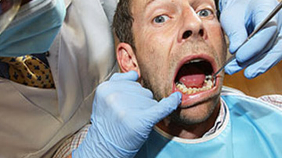 Diş muayenesinde çenesi çıktı!