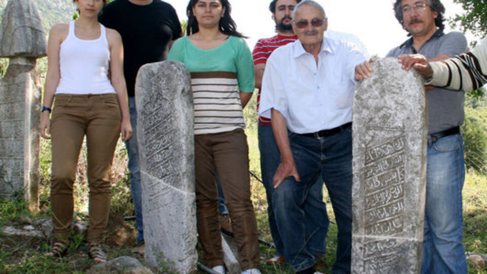 Tarihi mezarlık tesadüfen bulundu