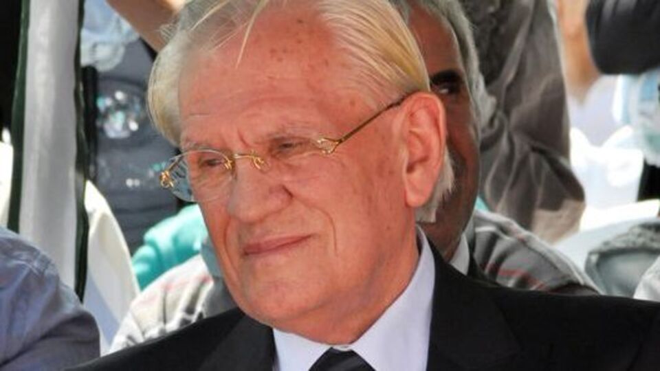 Baba para veriyor oğlu küfür!..