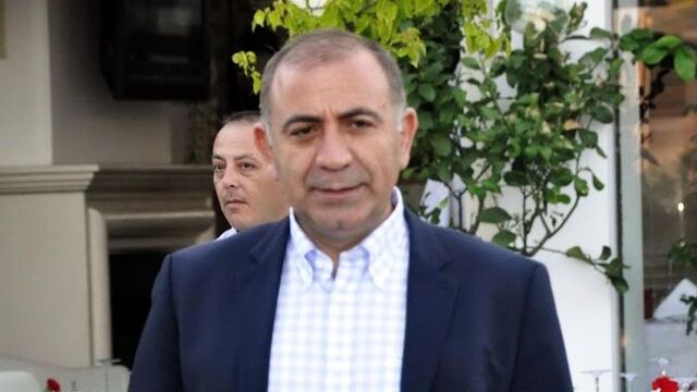 CHP'li Gürsel Tekin kirve oldu