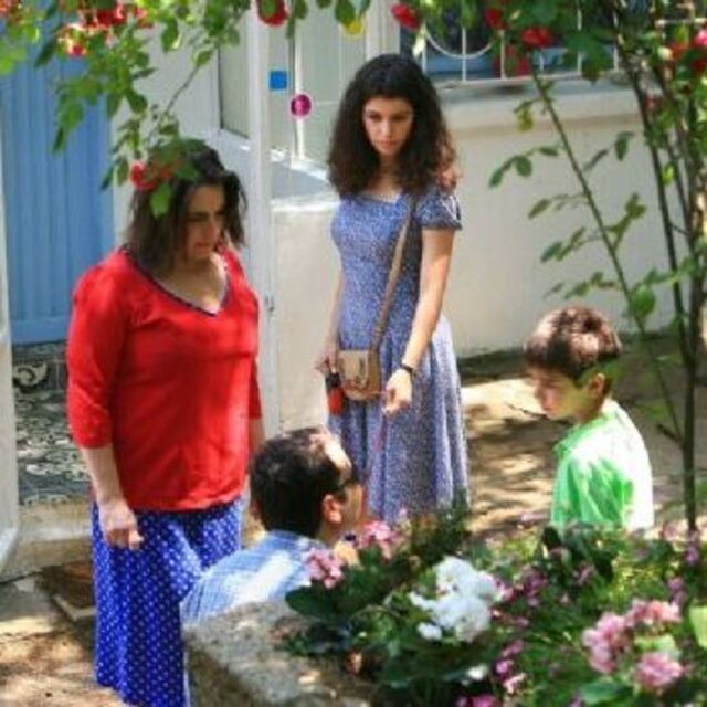 Rahmi, Mukaddes'i sildi