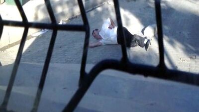 Yerdeyken bile ateşi kesmediler