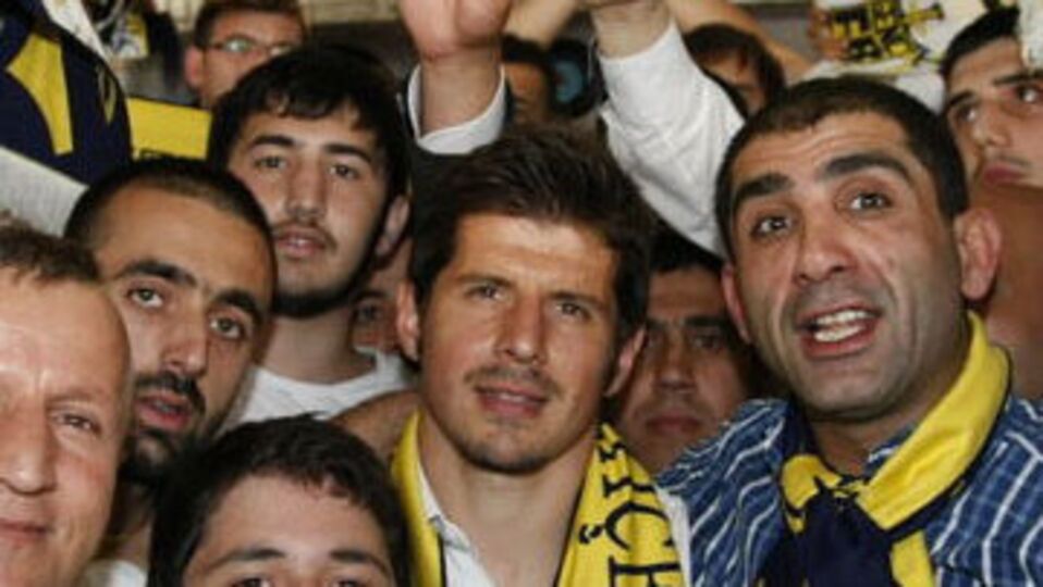 Emre taraftarlara veda etti!
