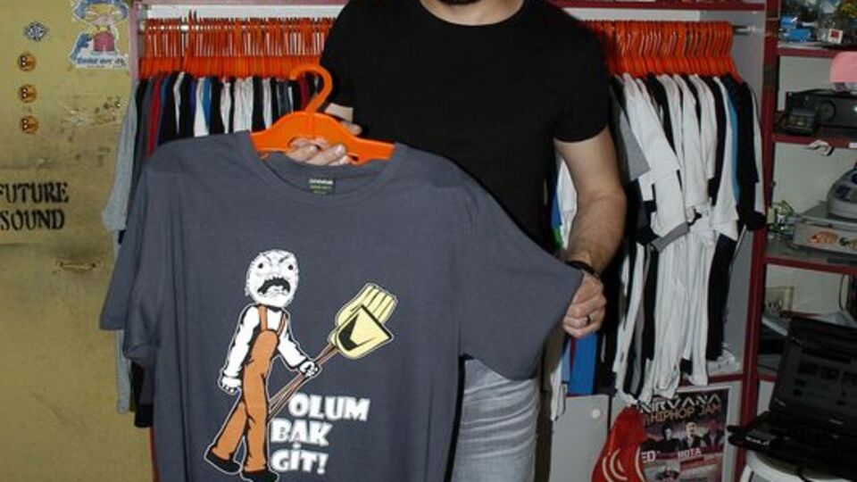 'Oğlum bak git' tişörtleri piyasada