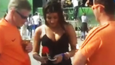 Dekolte göz kamaştırdı! VİDEO/GALERİ