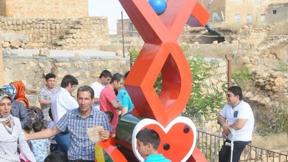 Mardin'de Michael Jackson için anıt dikildi