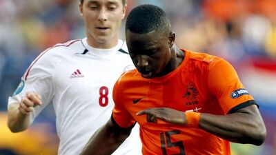 Karnesini aldı maça çıktı!