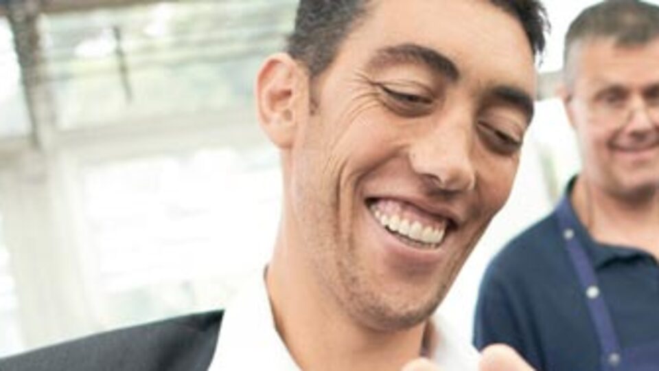 Dünyanın en uzun adamı aşık oldu!