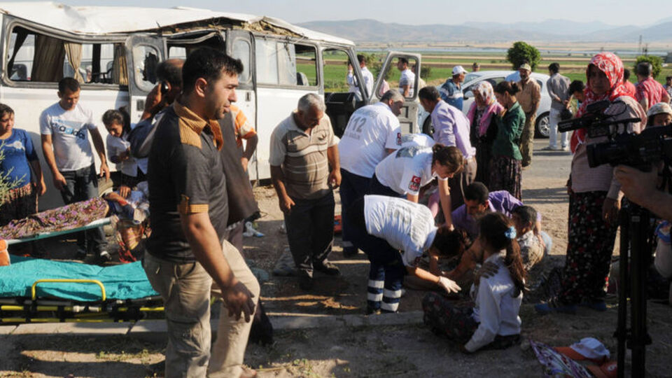 Korkunç kaza: 1 ölü 51 yaralı