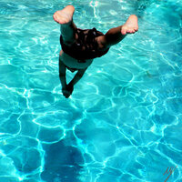 Sığ sulara atlarken dikkat edin!