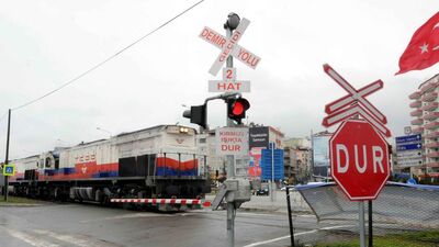 Raylarda yürüyen yaşlı şahsa tren çarptı