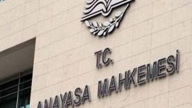 Gazeteciler Anayasa Mahkemesi'nin kararını değerlendirdi