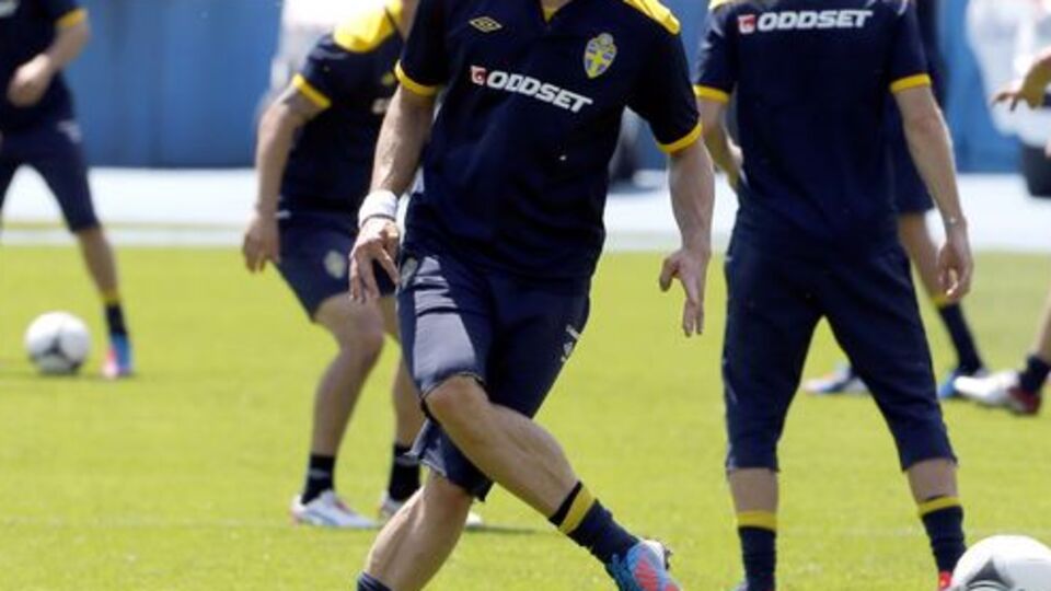 Elmander oynayacak mı?