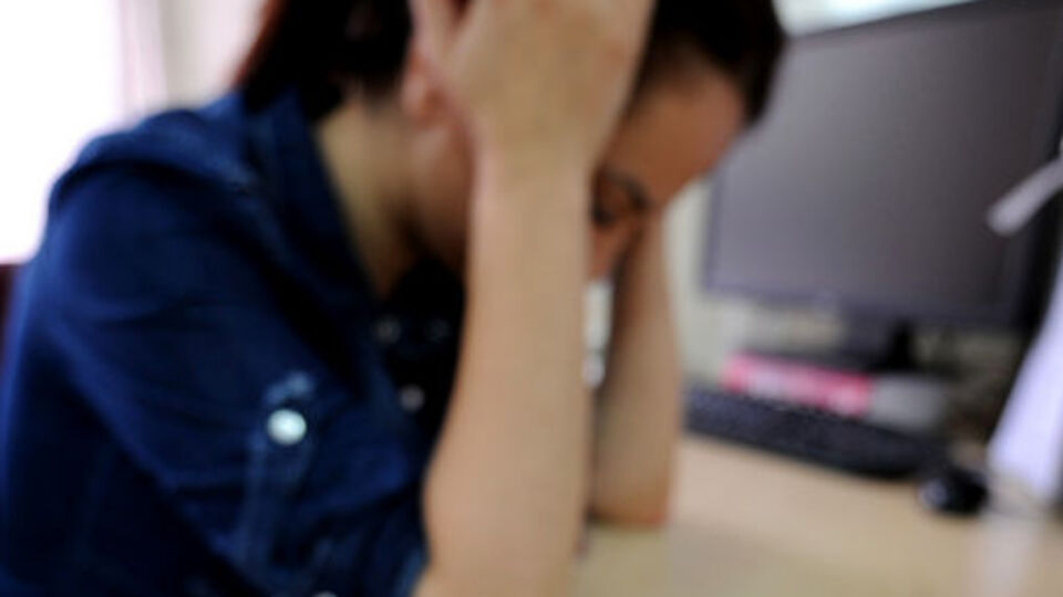 Migren kadınlarda daha çok görülüyor