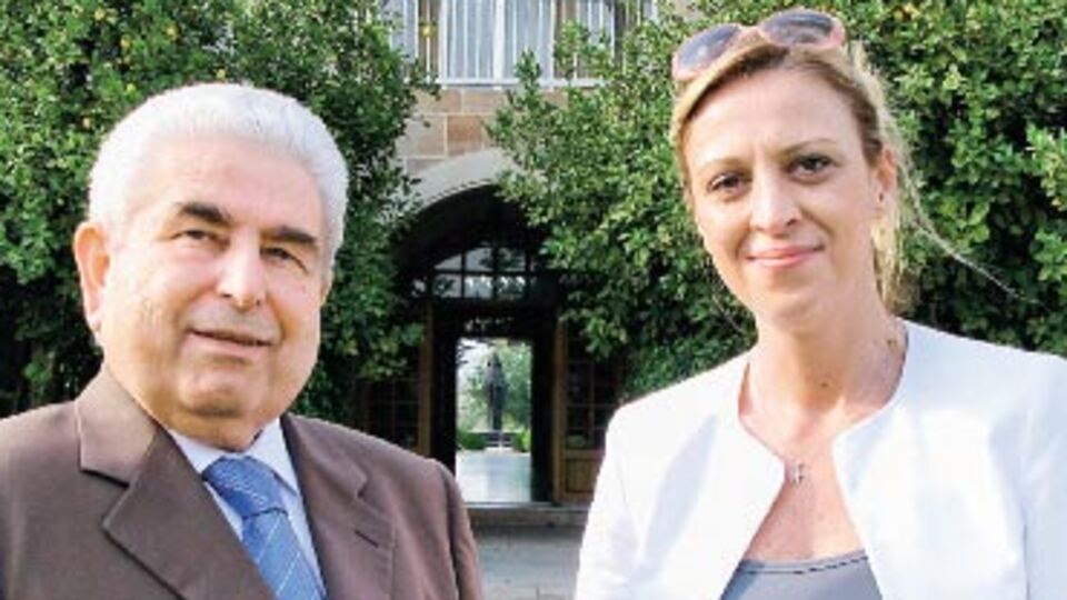 Hristofyas: Telefonun ucunda bekliyorum